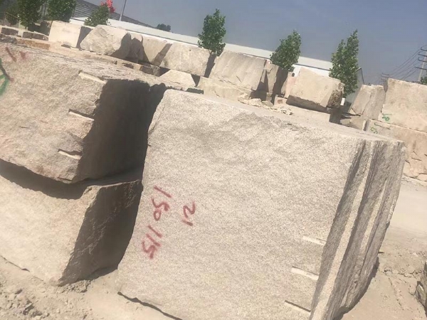 宜生石材黄锈石的特点